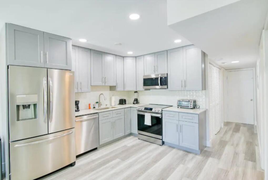 וסט פאלם ביץ' Dog Friendly Condo With Beach Access, Hot Tub, Firepit מראה חיצוני תמונה